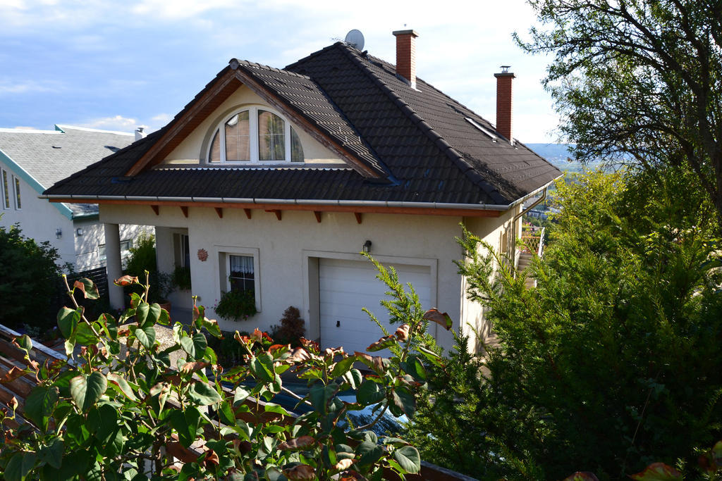 Anna Apartment Budaörs Exterior foto
